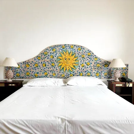 Hotiday Collection - Hotel 4*