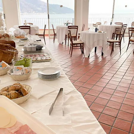 Hotel Hotiday Collection -